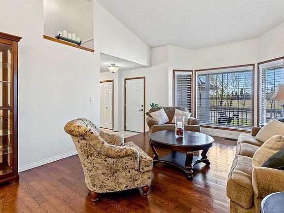 3rd image of 1515 W Sunvista Way SE