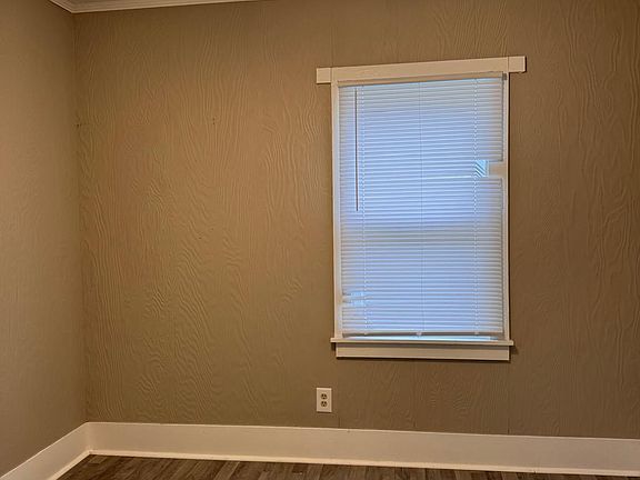 3rd image of 2325 6th Ave
