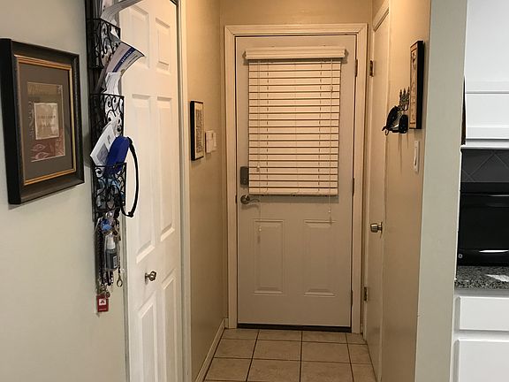 5th image of 402 Brian Dr