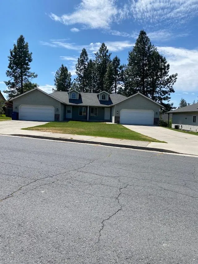 12515 N Perry St — Photo 2