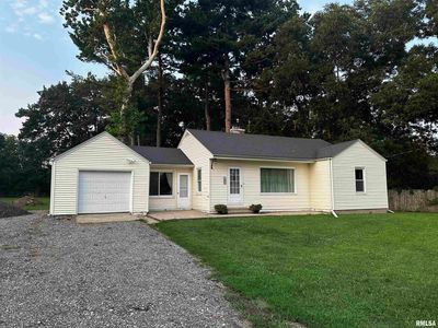 200 N Maple St, Athens, IL, 62613