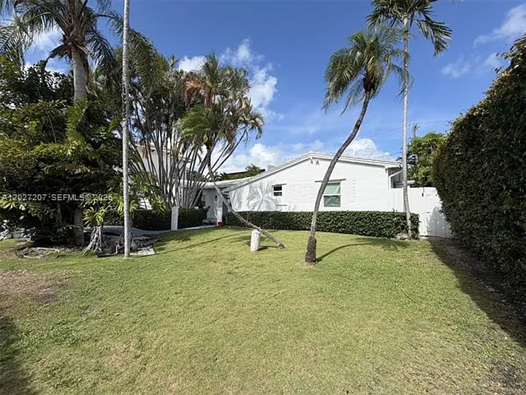 665 Allendale Rd — Photo 2