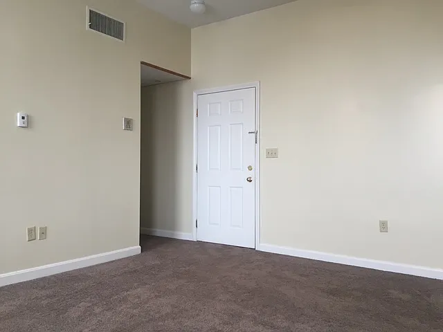 2 bed, 1000 sqft, $1,895 — Photo 2