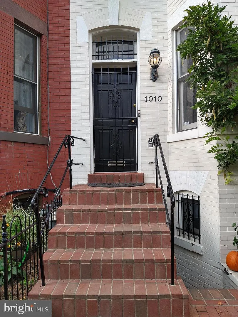 1010 Independence Ave SE photo 1