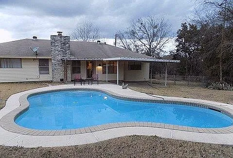509 Meadowbrook Dr — Photo 3