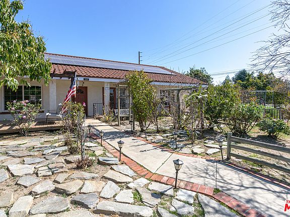 5th image of 1348 S Barranca Ave