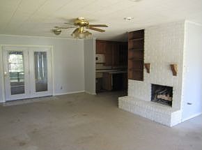 3rd image of 209 Joyce St
