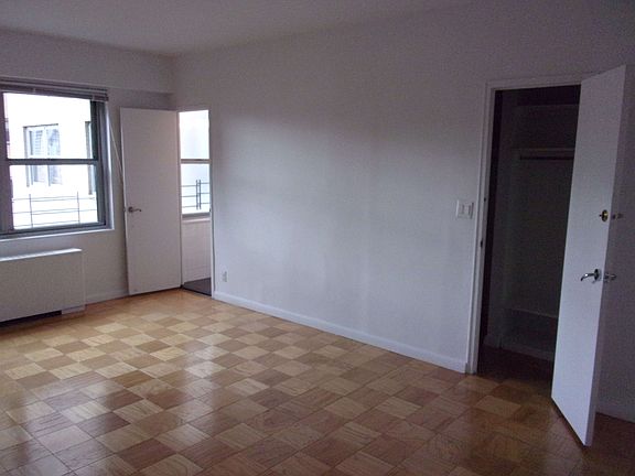 4th image of 200 E 64th St APT 14D