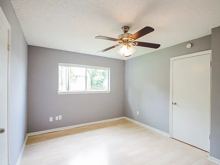 6406 Chimney Creek Cir #B — Photo 8