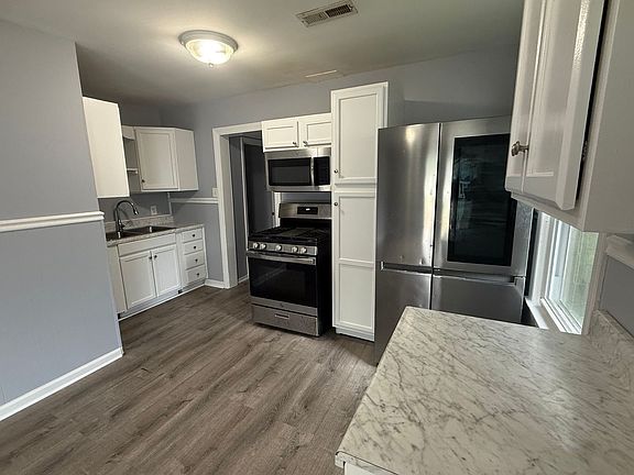 3rd image of 609 10th St NW