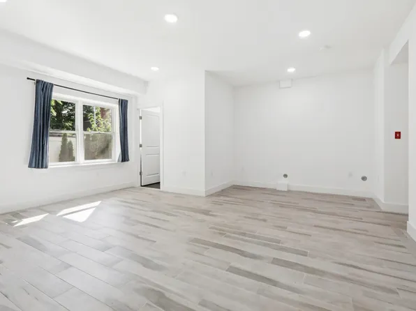 131 Zabriskie Street image 16 of 44