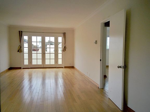 3rd image of 230 Bicknell Ave #204