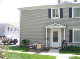 1138 Cove Dr #215-D, Prospect Heights, IL 60070