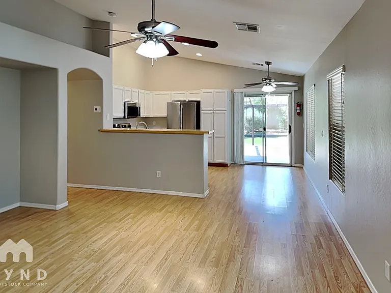 1423 E Poncho Ln — Photo 7