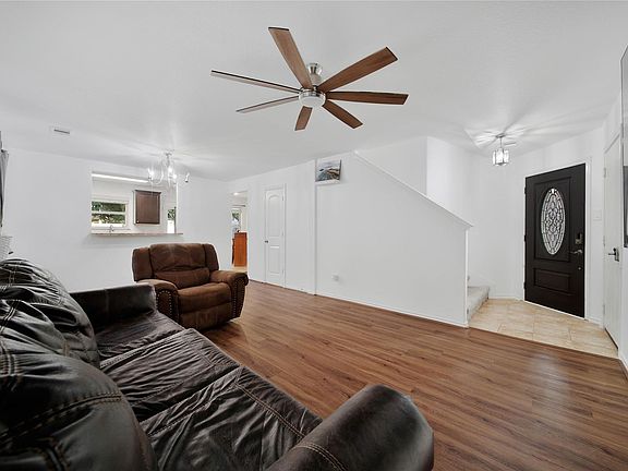 5th image of 6814 Pear Point Ln