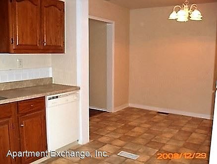 2nd image of 115 Chateau Dr