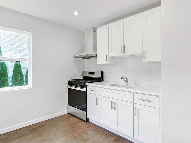 34 N Maryland Ave #36 — Photo 6