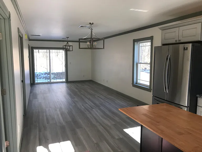 40 Albert Ave — Photo 15