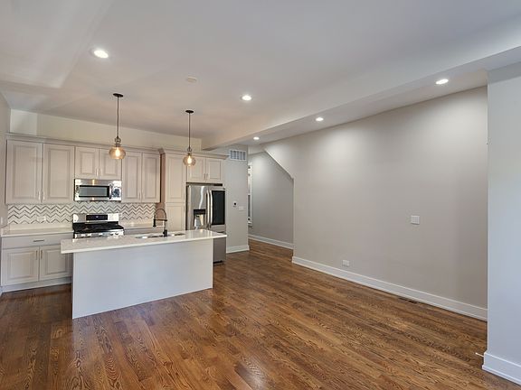 2nd image of 2321 W Warren Blvd #1