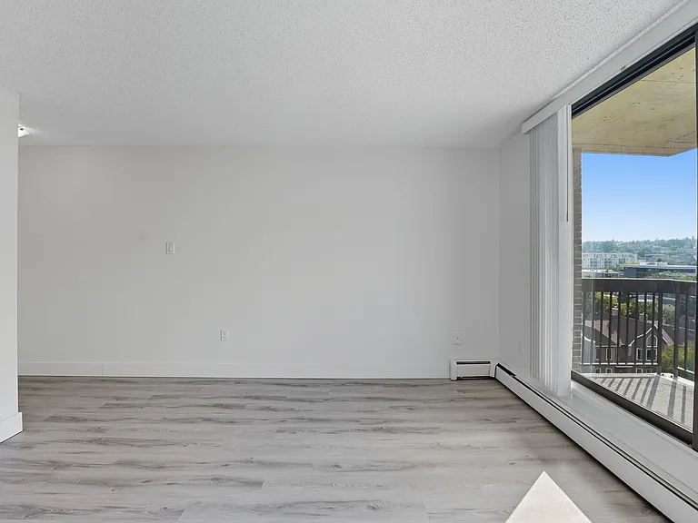 1310 14th Ave SW — Photo 11
