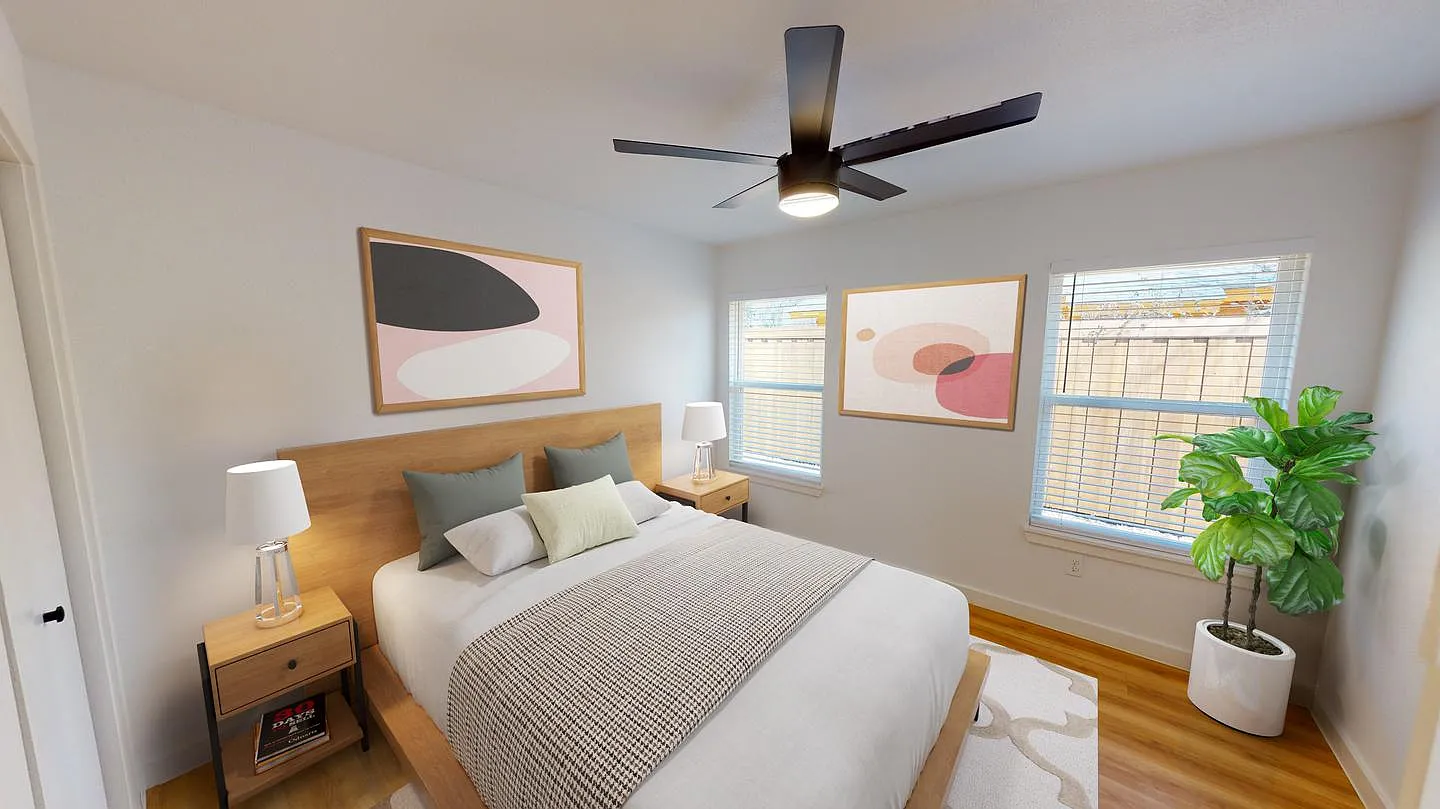 Stunning North Oak Cliff home close to Bishop Arts District — Photo 4
