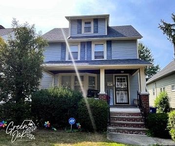 1052 Quilliams Rd, Cleveland Heights, OH, 44121