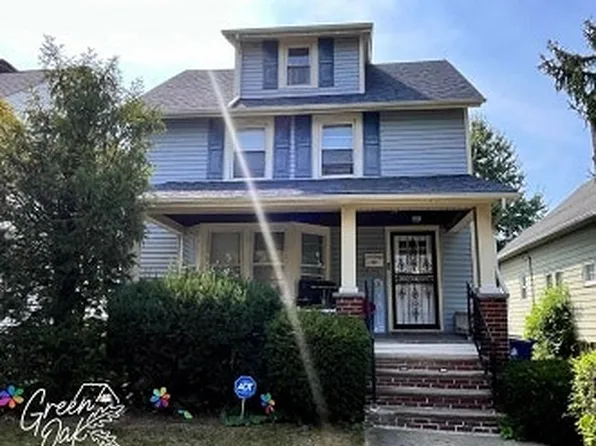 1052 Quilliams Rd, Cleveland Heights, OH 44121