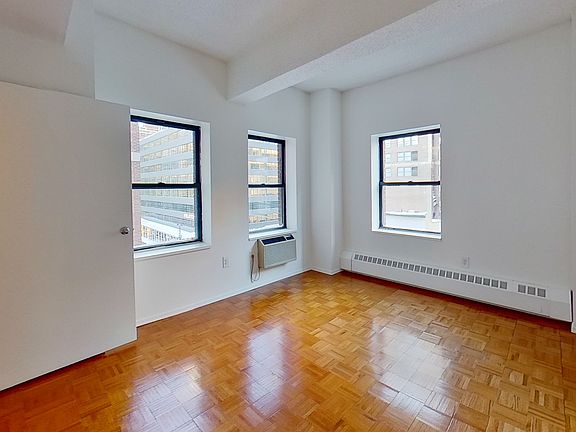 4th image of 360 W 34th St APT 5F