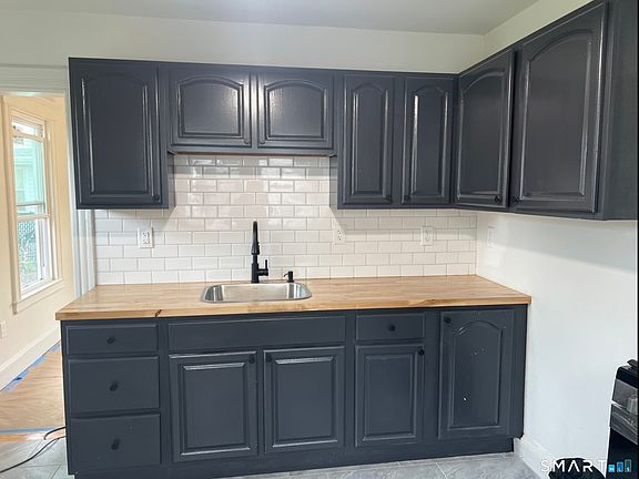 4th image of 85 Brookline Avenue