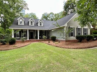 124 Camelot Ct, Fitzgerald, GA 31750