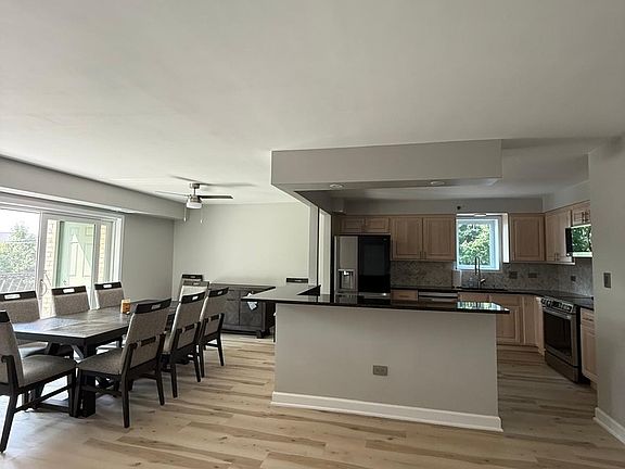 4th image of 4401 Pershing Ave Unit 1N