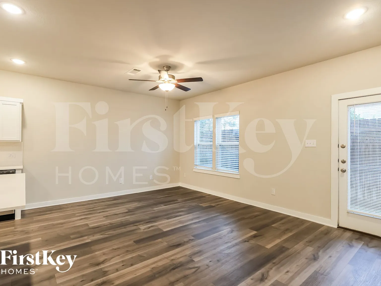 3 bed, 2.5 bath, 1619 sqft, $2,200 — Photo 3