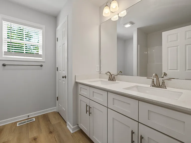 718 Park Ave — Photo 12