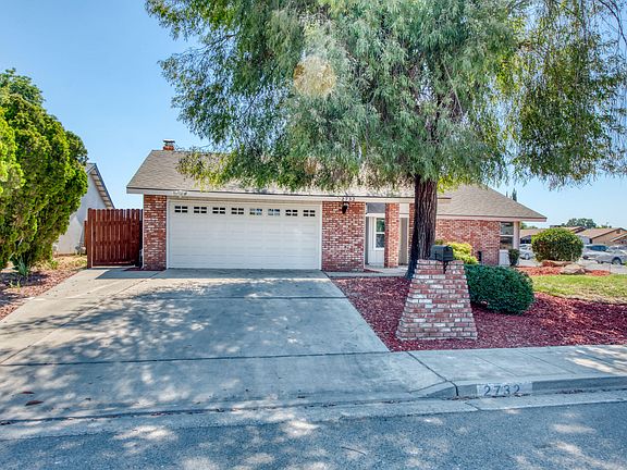 3rd image of 2732 S Silvervale Street