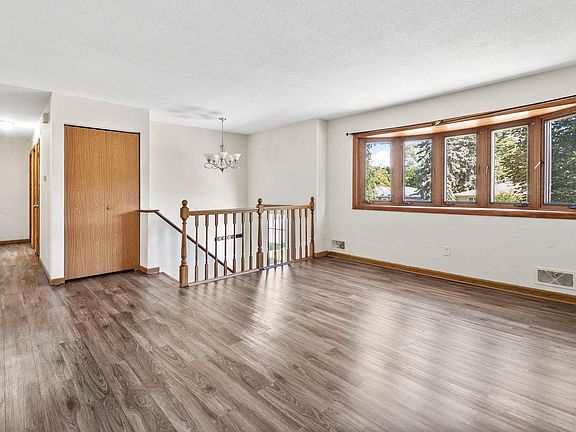 3rd image of 2090 Carnelian Ln