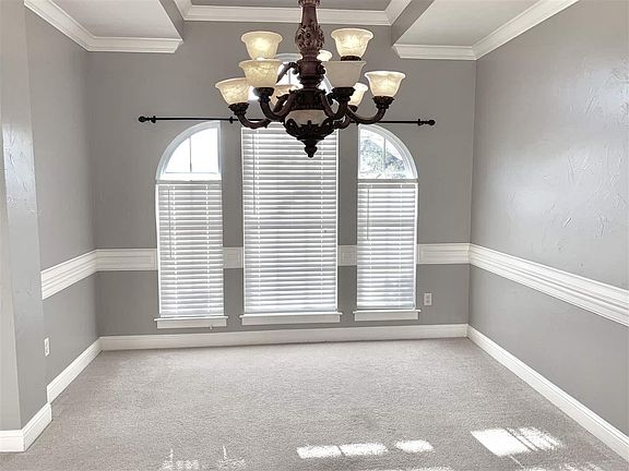 5th image of 2490 Amberwood Dr