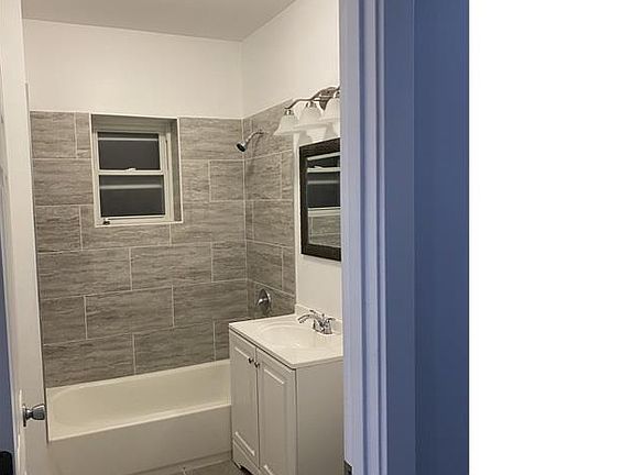 2nd image of 5529 W Jackson Blvd