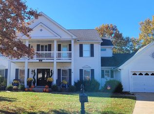 835 Carman Oaks Ct, Ballwin, MO 63021