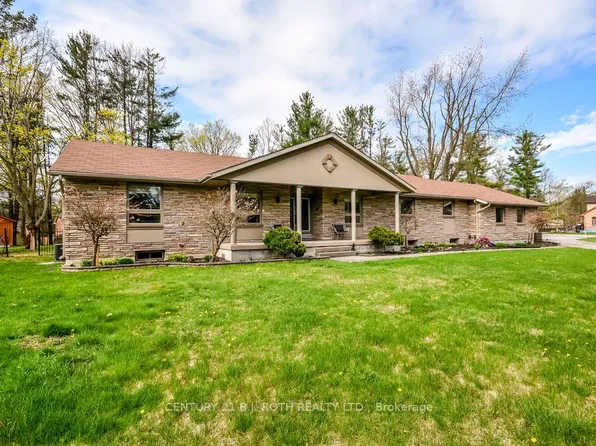 12 Noraline Ave, Springwater, ON L9X 0M8