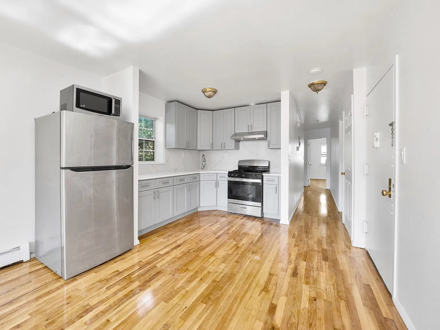 1 Monroe Street — Photo 3