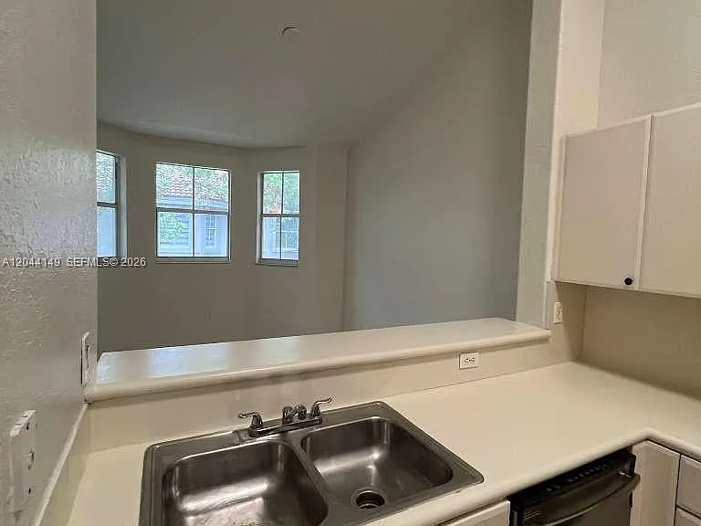 1661 SE 28th St #202 — Photo 14