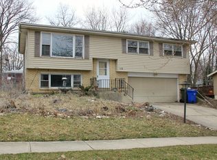 142 Concord Ave, South Elgin, IL 60177