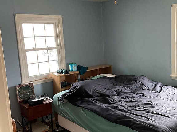4th image of 1414 1st Ave E