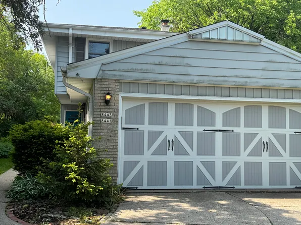 8441 Kenyon Ave, Wauwatosa, WI 53226