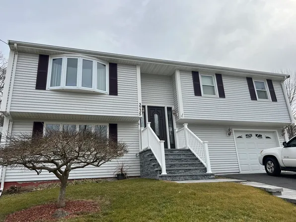 3735 N Main St, Fall River, MA 02720