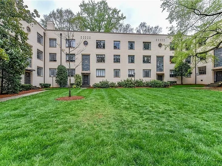 1121 Myrtle Ave #3 — Photo 3