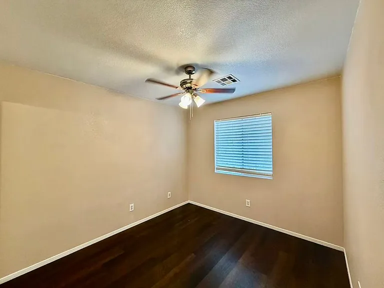 6068 Laughing Creek St — Photo 14