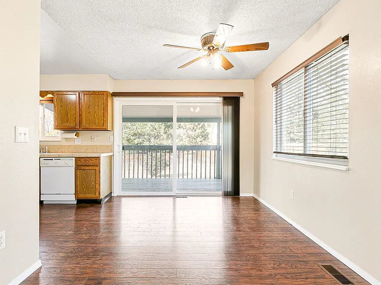 1405 S Sierra Dr — Photo 6