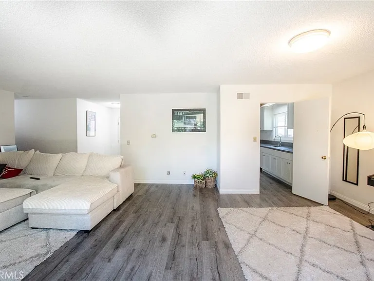 27921 Lomo Dr — Photo 6