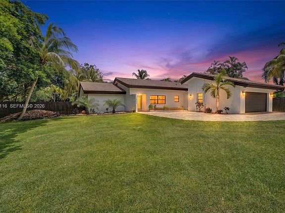 3rd image of 11460 SW 1st Ct